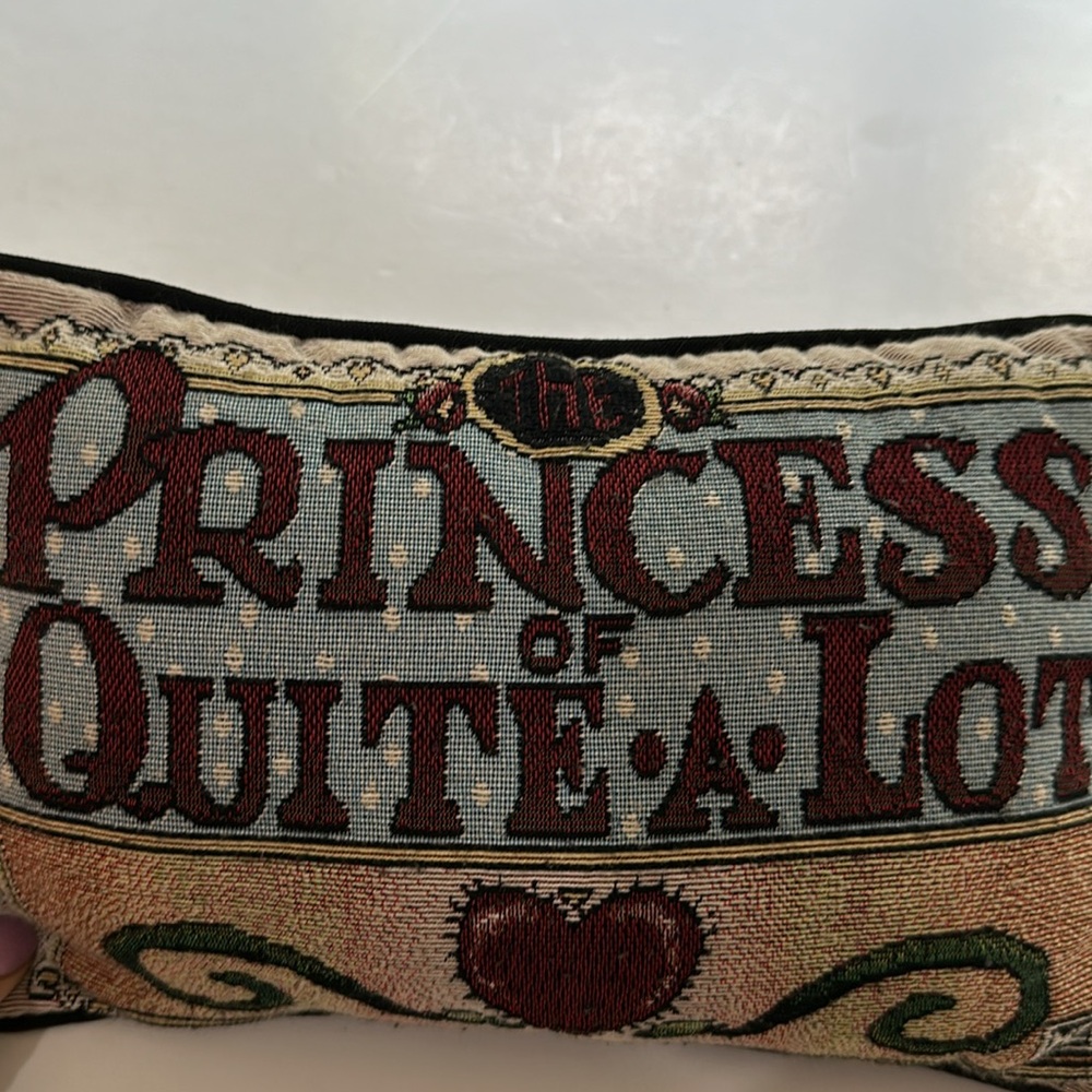 Accent pillow - Picture 2 of 3
